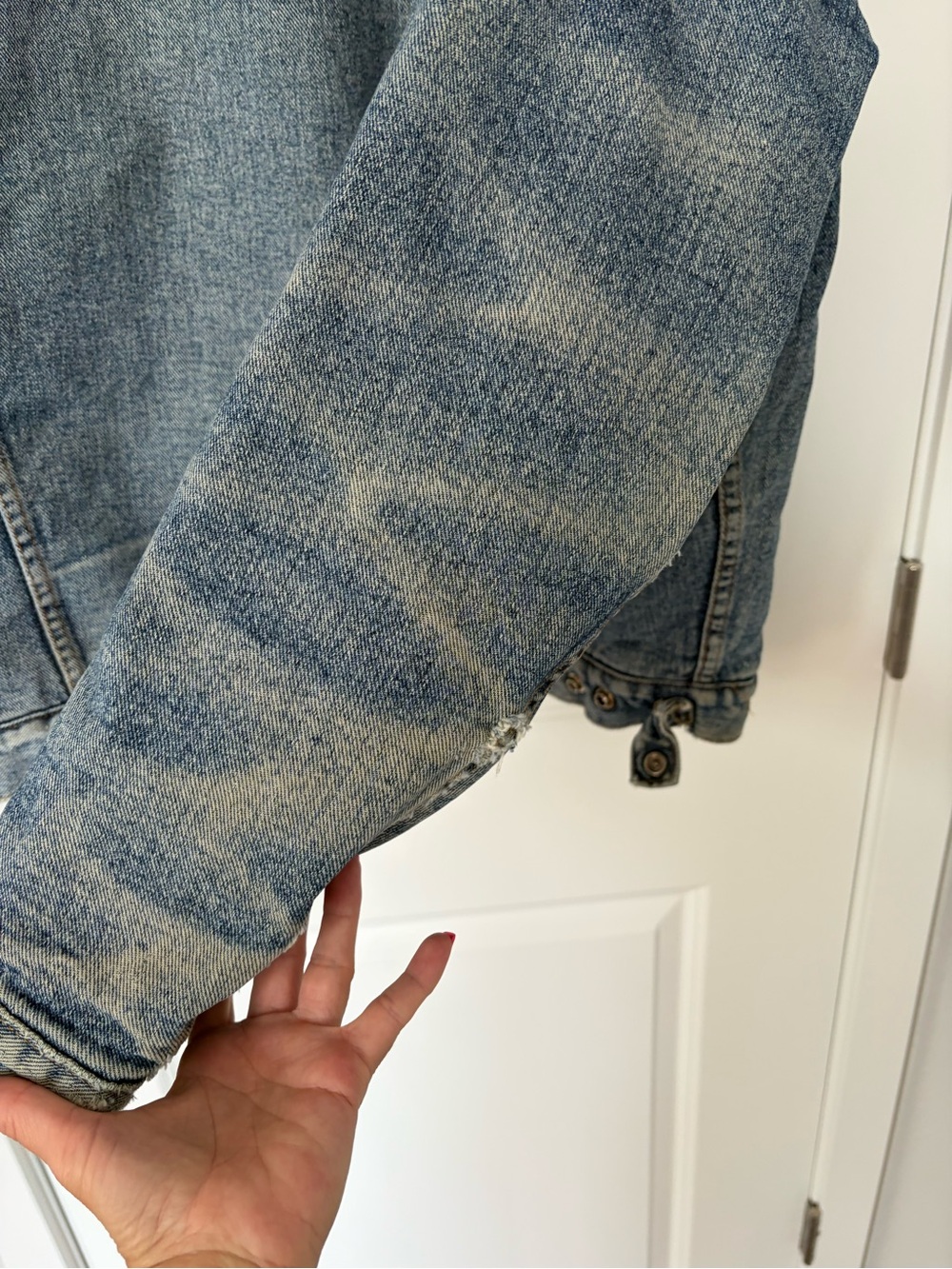 Vintage Levi’s Sherpa Lined Denim Jacket Distressed Acid Wash Grunge Trucker - Picture 13 of 14